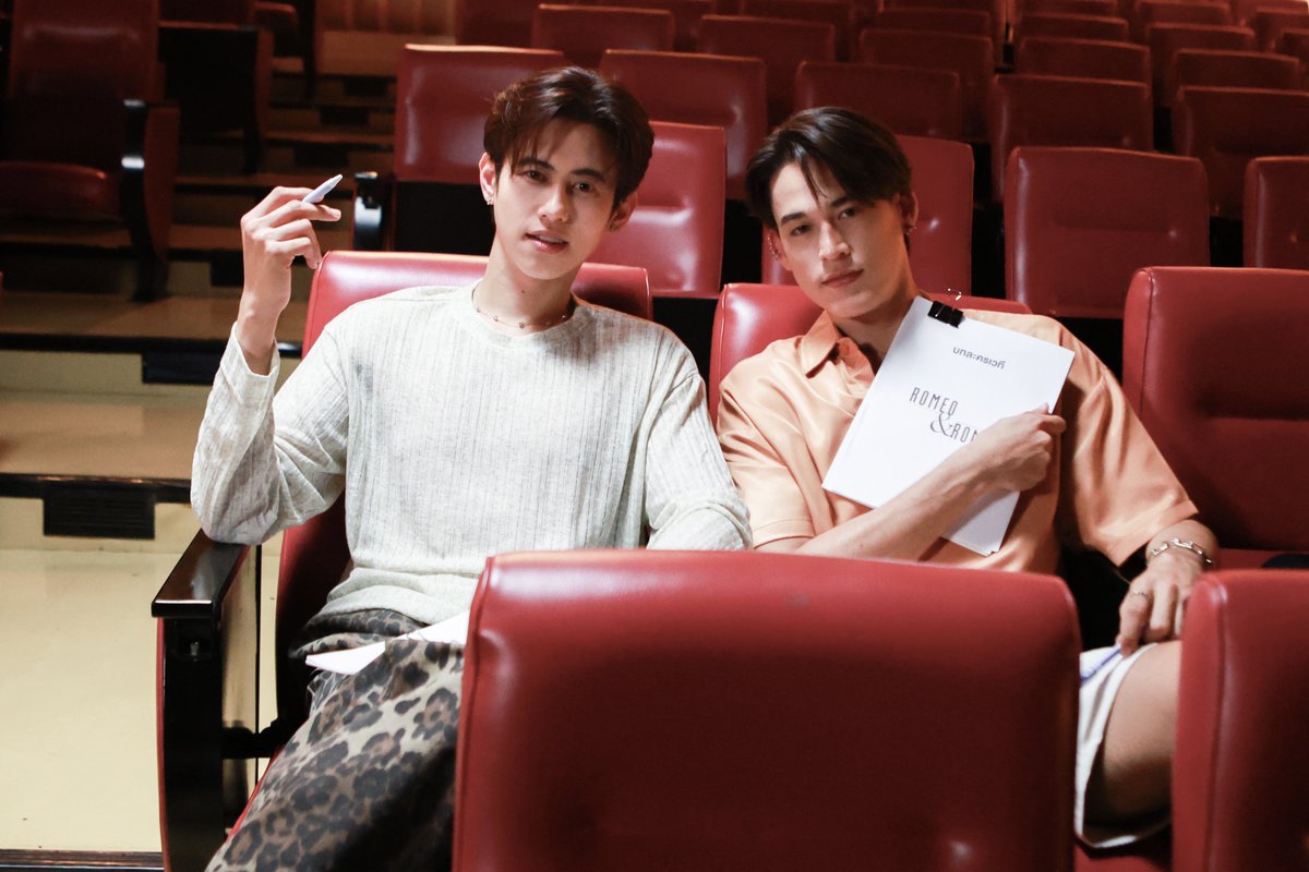 คุณสมบัติของการแคสต์เป็นโรมีโอคืออะไร 
ใช่ "สวยแซ่บ" รึเปล่า 
👁️🫦👁️

#OnlyFriendsDreamOn
#GMMTV
<a href="/wixxiws/">มซ</a> <a href="/gawincaskey/">Gawin Caskey</a> <a href="/besevboom/">besevboom</a> <a href="/yacht_patsit/">S.Yacht</a>