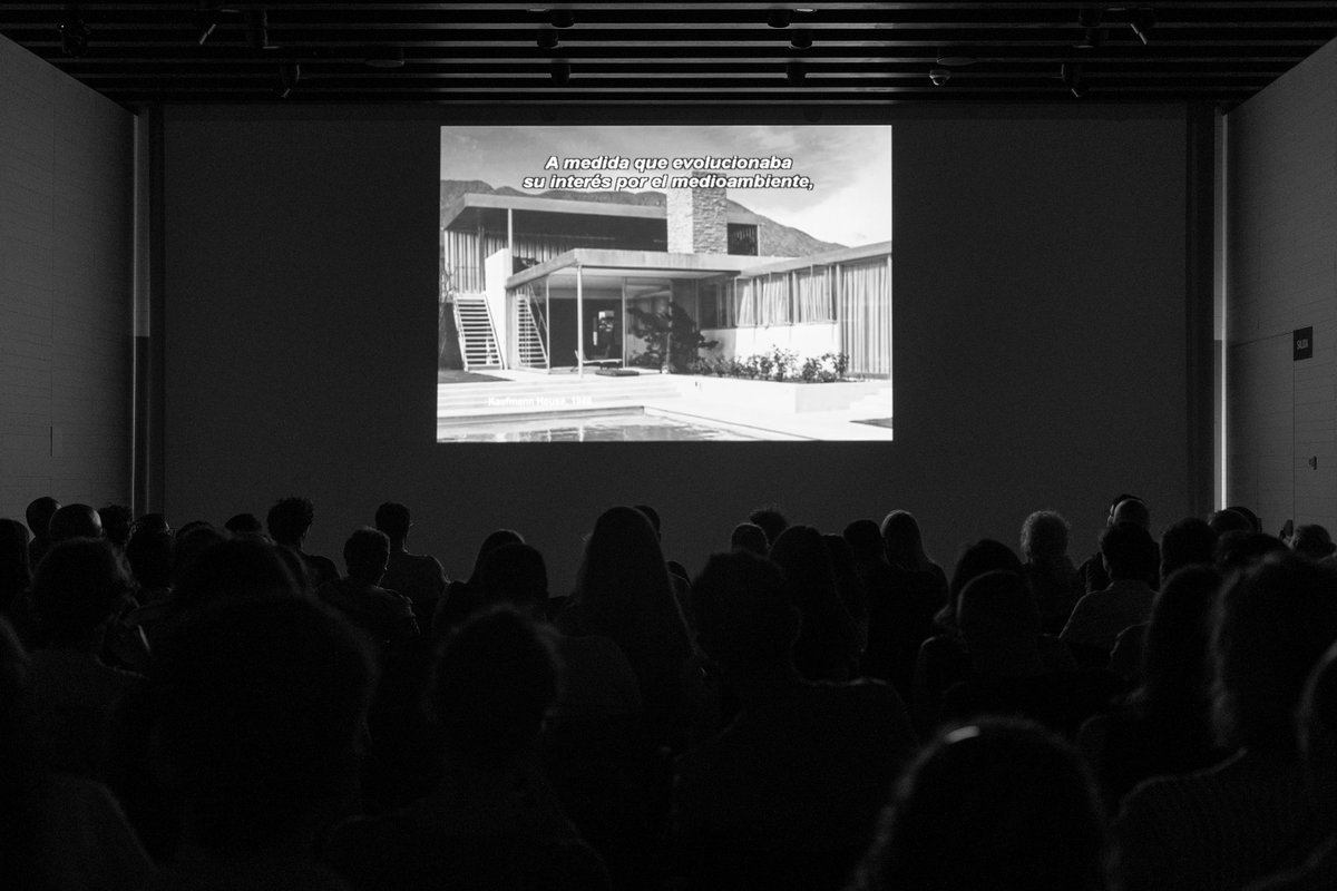 🎞️La semana pasada celebramos en el Espacio Arquia la proyección del documental "Richard Neutra. VDL. Casa experimental" de la colección arquia/documental.

Si no pudiste asistir, puedes verlo de forma gratuita en nuestra web➡️🔗fundacion.arquia.com/es-es/mediatec…