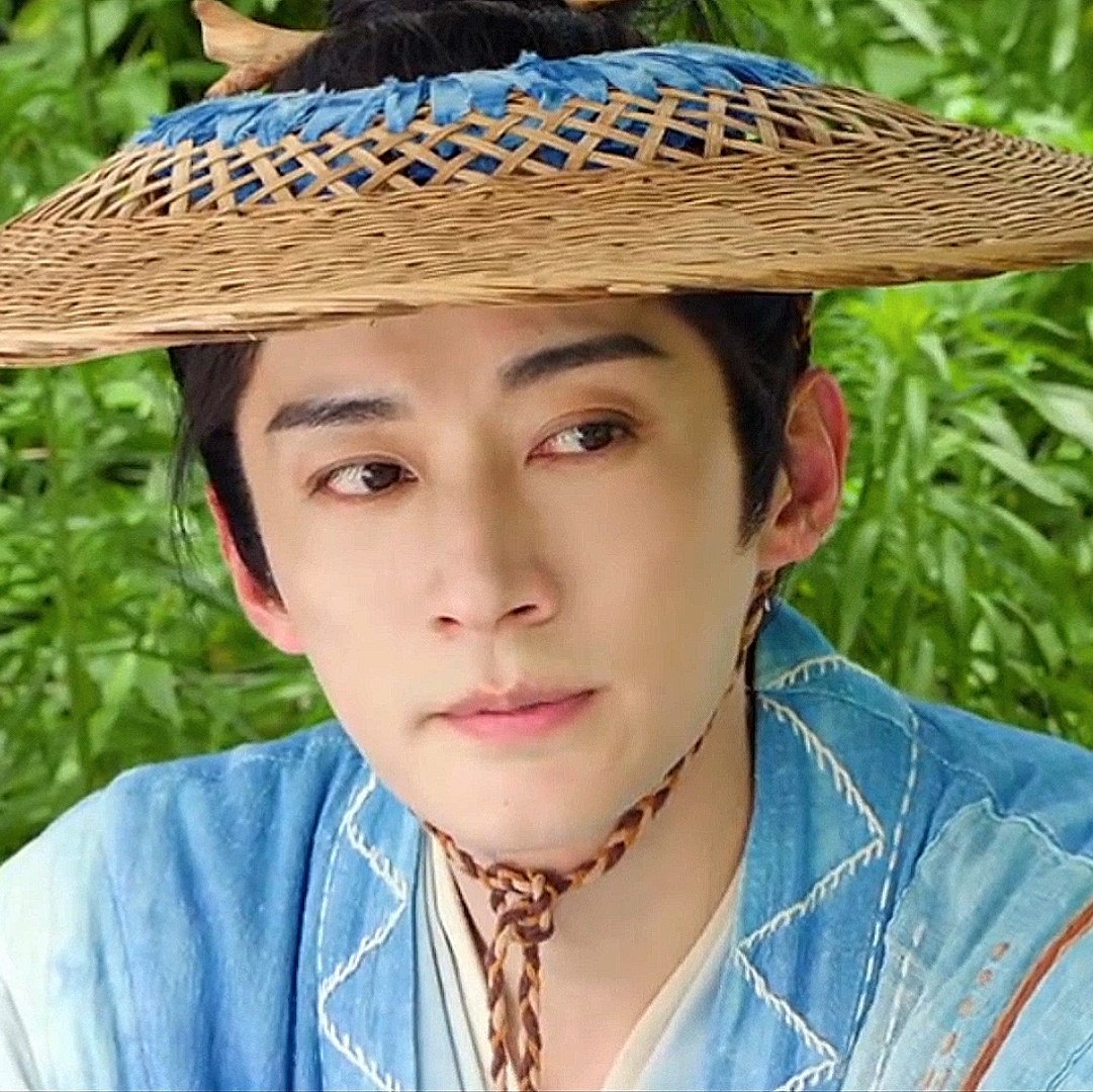 farmer liu xueyi with sunrays gracing his face

#theprincesssgambit • #liuxueyi