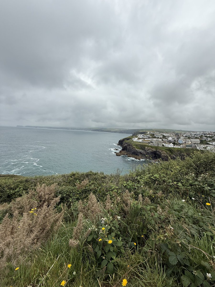 Sc0ttMart1ndale's tweet photo. Do I just sit here until I qualify for Bench with a view status? 

#GreatViews
#EnglishWeather
#SitAndThink https://t.co/1Yqxj1oKdV