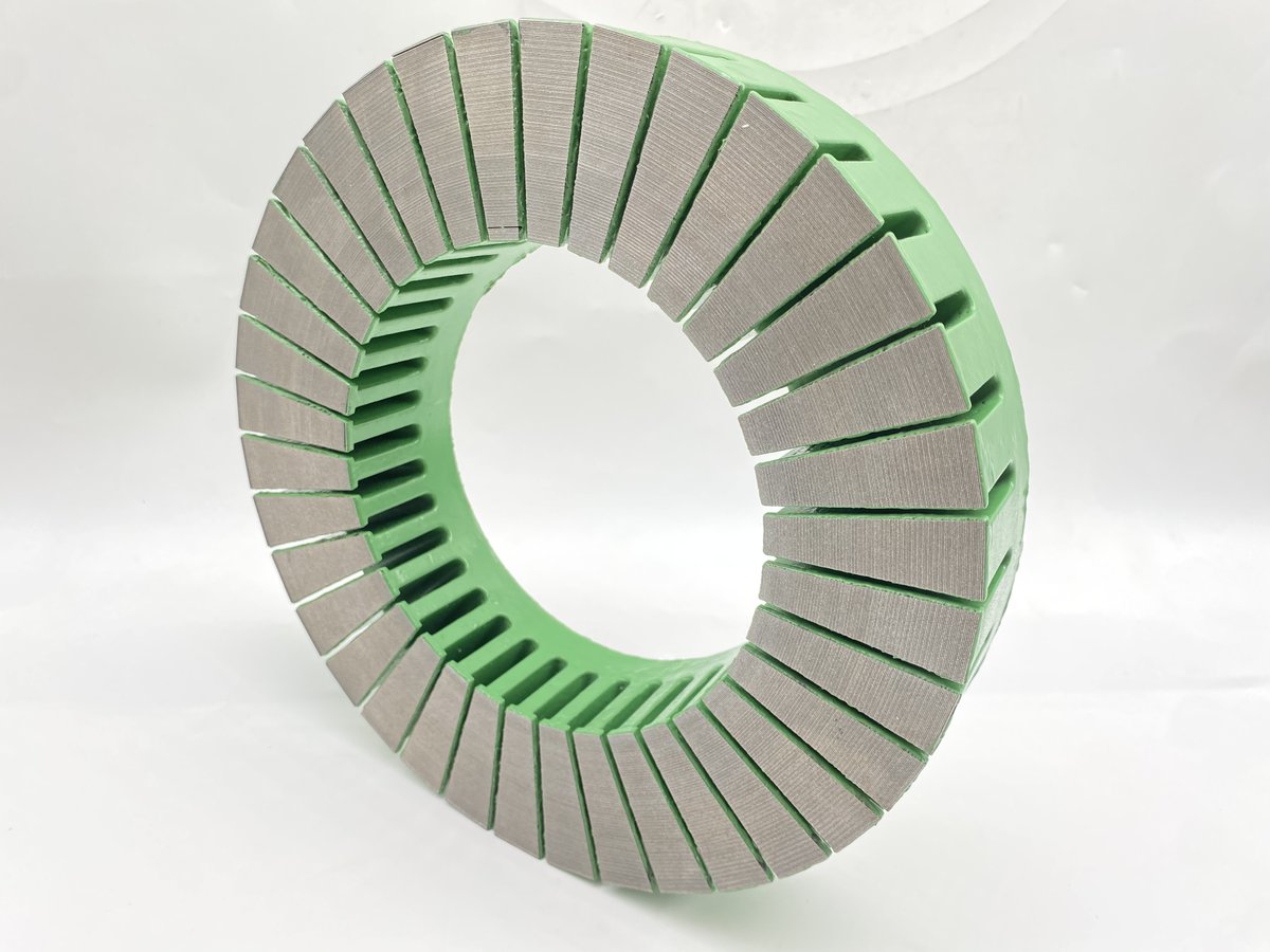 Beststatorcore's tweet image. According to the general production process of the Axial fulx motor stator, stamping and winding are carried out integrally. Each time one tooth is punched, the servo system drives the coil stock to move.#Axialfluxmotorstatorcore,best-statorrotor.com