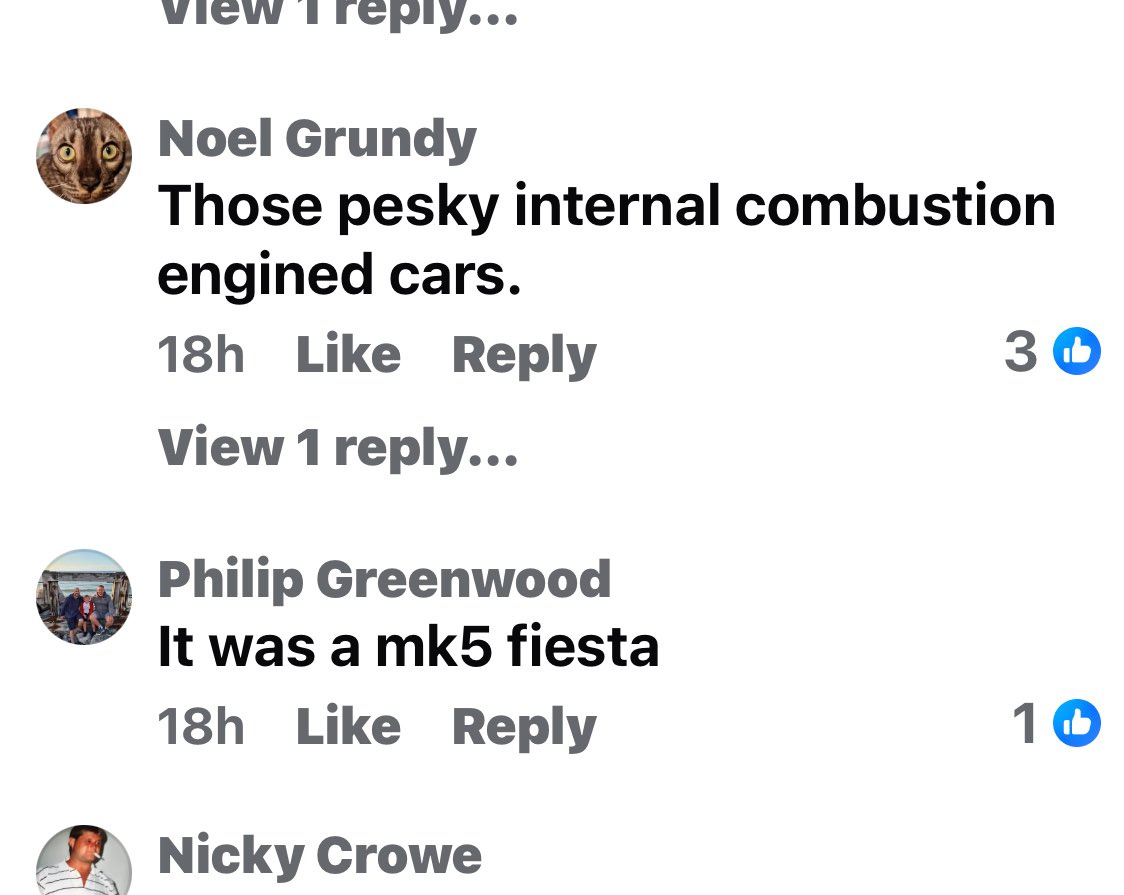 facebook.com/share/1ZE1MM98…

Today (well, yesterday) on: “iBeTiTwAsAnEv!🤪”

It’s a MK5 Fiesta apparently of course-I dunno but clearly an old ICe car. 
As ever, the dummies still saying “aNoThErEvOnFiRe🤪”
eV? ❌
hYbRiD? ❌
Diesel?  Most likely ✅
Petrol? Maybe. ✅