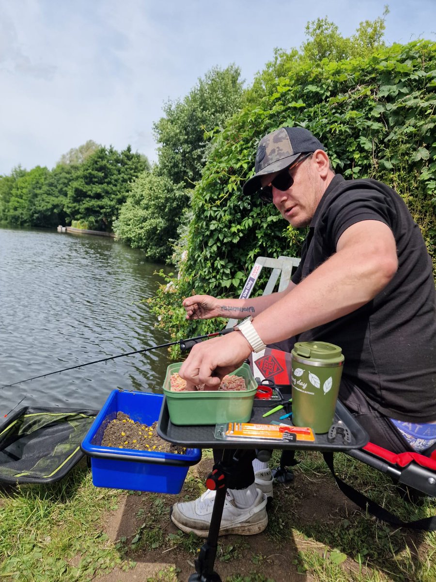 Day in the sun, Accidental Pike and lots of little silvers!