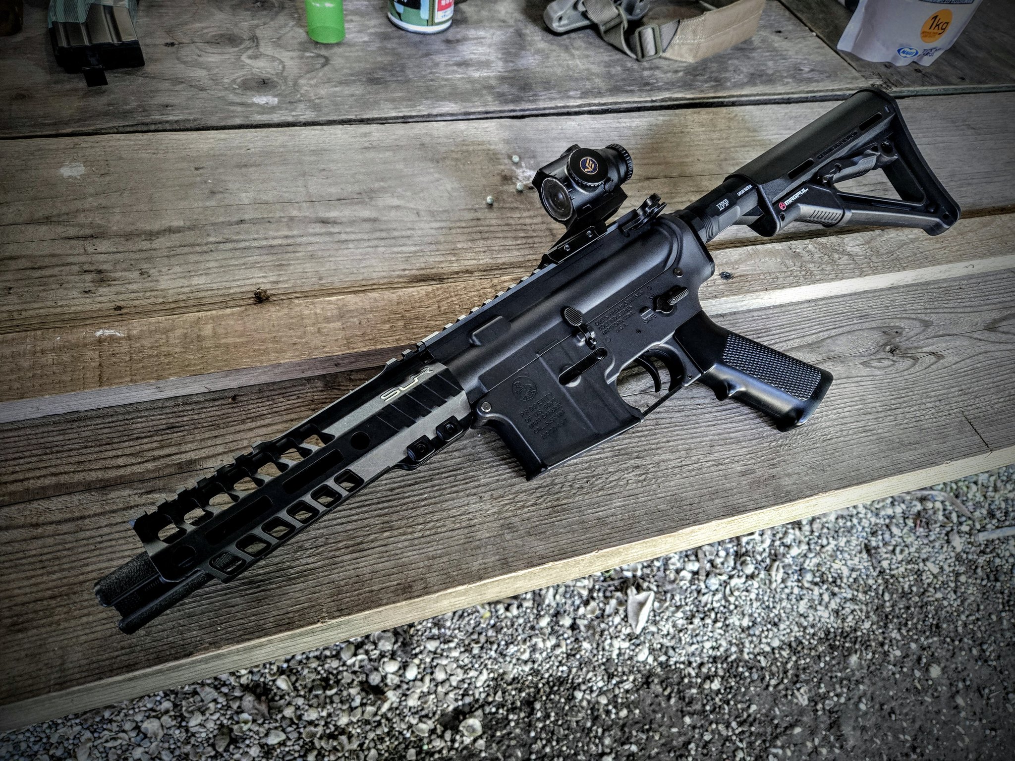 サバゲー　銃 hq720.jpg?sqp=-