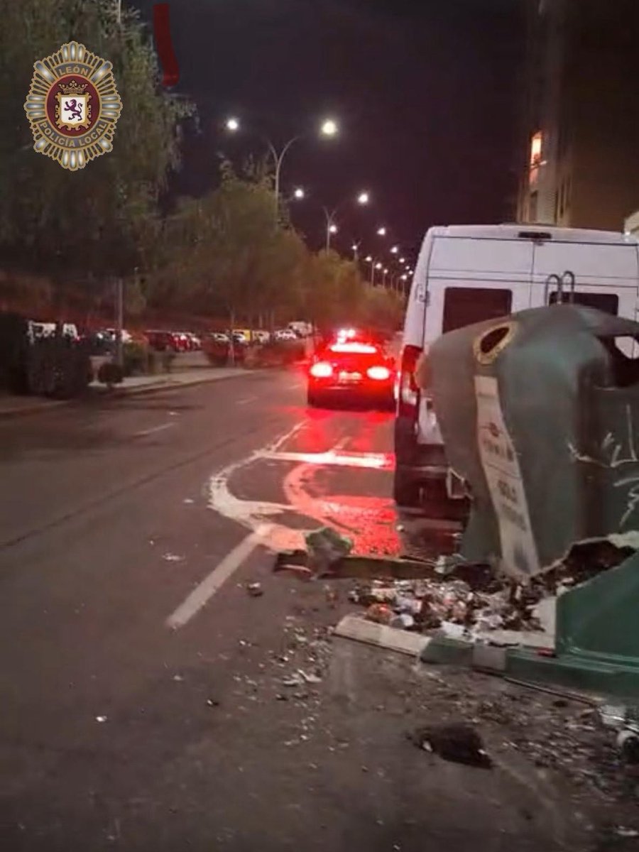 .#Tu092León localiza al conductor y autor de los daños materiales causados en mobiliario urbano y vehículo estacionado. 
Alcoholemia +: 0'57 mg/l aire espirado.
Se tramitan diligencias al Juzgado, por un presunto delito de conducción bajo la influencia de bebidas alcohólicas.