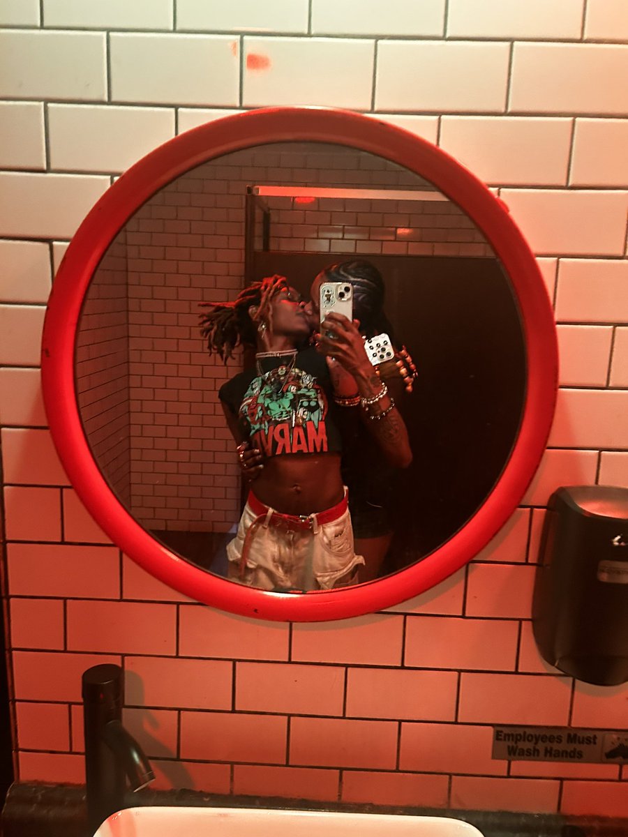 skyemonetyo's tweet image. Just got the most beautiful goddess I been dying for
Love it here