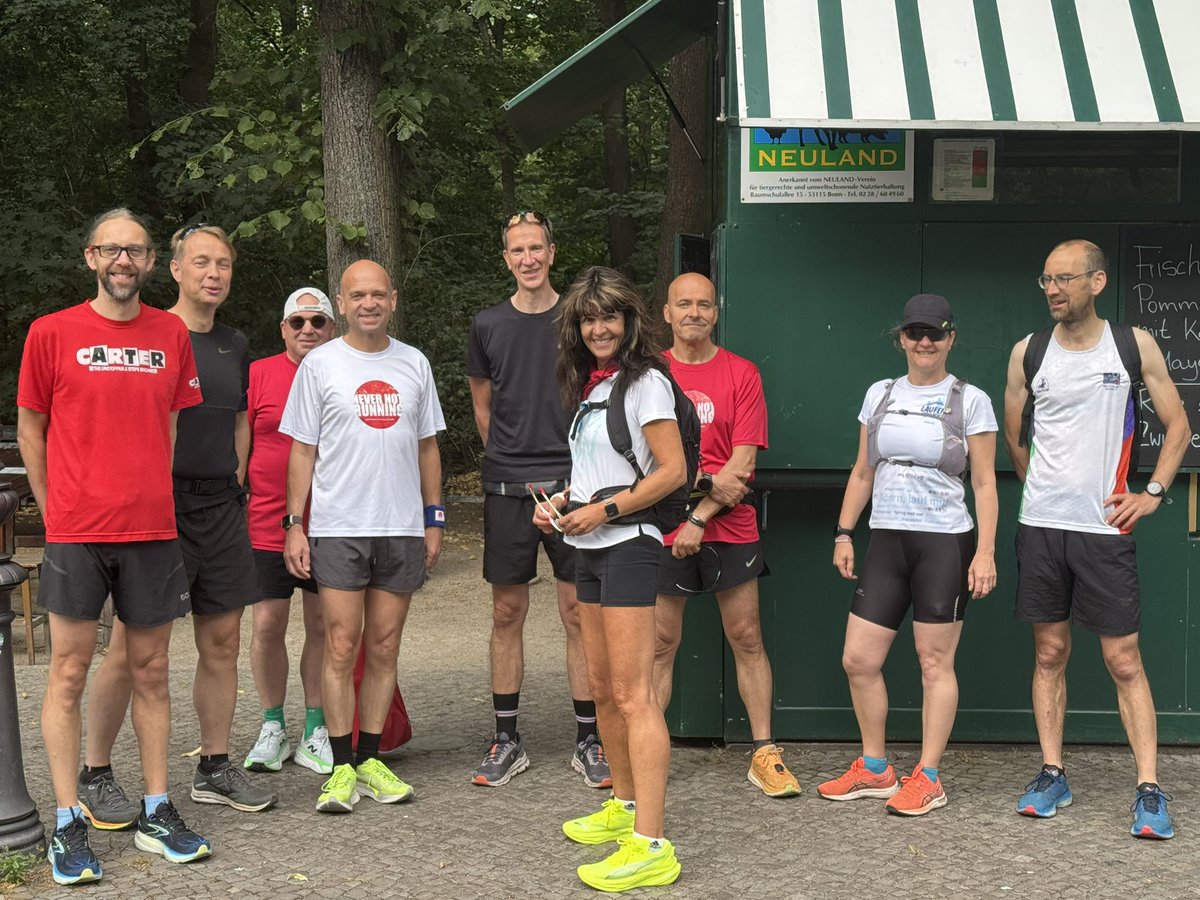 laufenund's tweet photo. NeverNotRunning! Meine liebste Laufcommunity. Eine Runde durch Berlin. Nette Menschen. Angenehme Begleitung. #byebye06 https://t.co/oIemJ5ZJP5