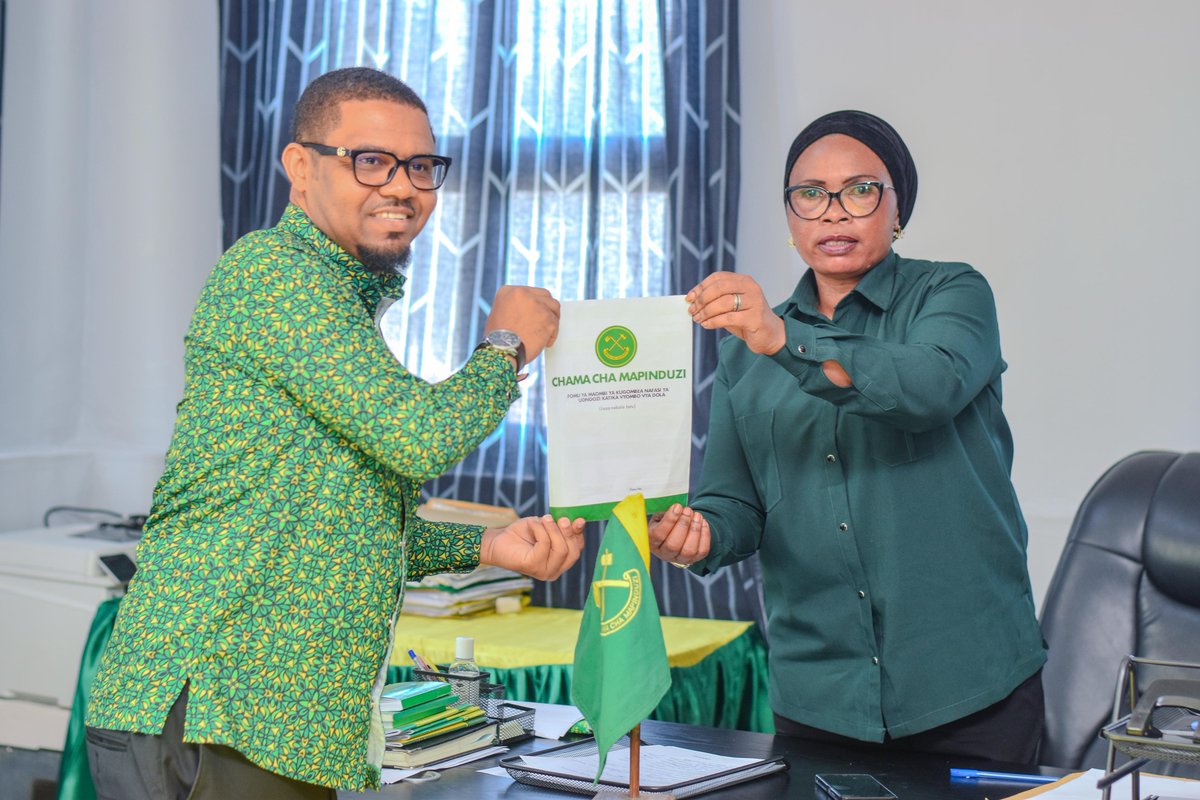 Makamu wa Rais wa Yanga SC achukua fomu ya kugombea Ubunge Jimbo la Shauri Moyo, Zanzibar. Kila la kheri <a href="/Arafat__AH/">Arafat Ally Haji</a>