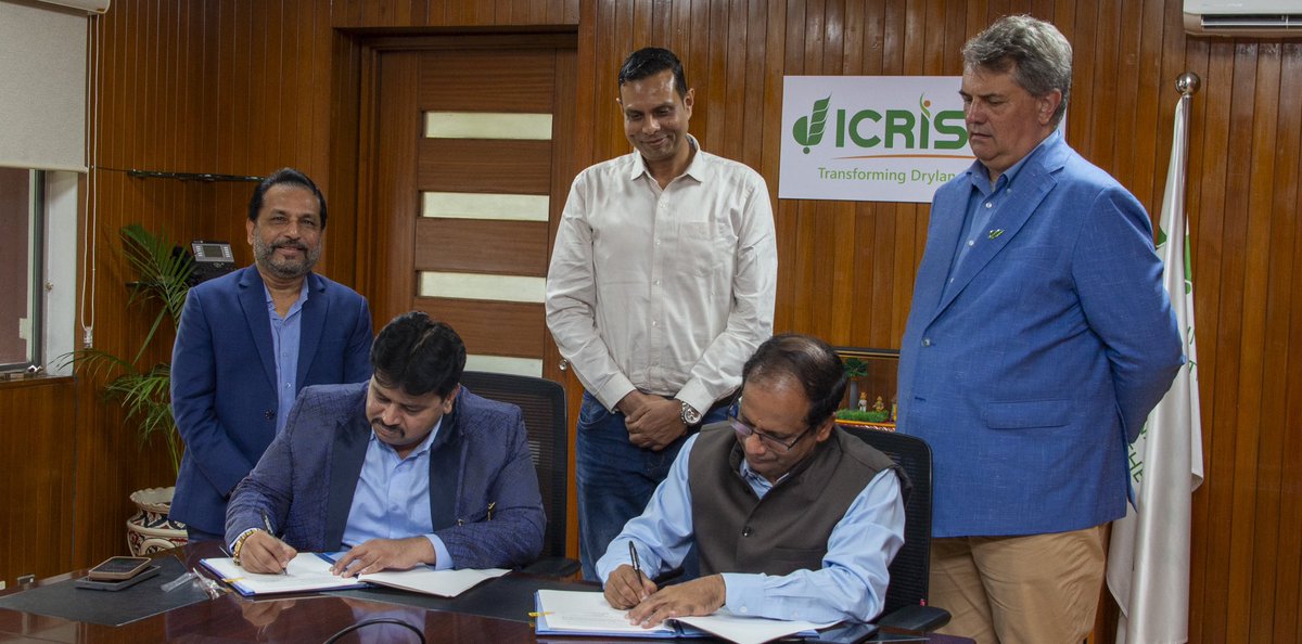 ICRISAT (@icrisat) on Twitter photo The future of food is here, and it's powered by chickpeas!
ICRISAT and <a href="/NutricircleLtd/">Nutricircle Limited</a> have launched a groundbreaking partnership to exploit #chickpea's industrial applications, setting a new standard for agricultural innovation. This collaboration is a game-changer for The future of food is here, and it's powered by chickpeas!
ICRISAT and <a href="/NutricircleLtd/">Nutricircle Limited</a> have launched a groundbreaking partnership to exploit #chickpea's industrial applications, setting a new standard for agricultural innovation. This collaboration is a game-changer for