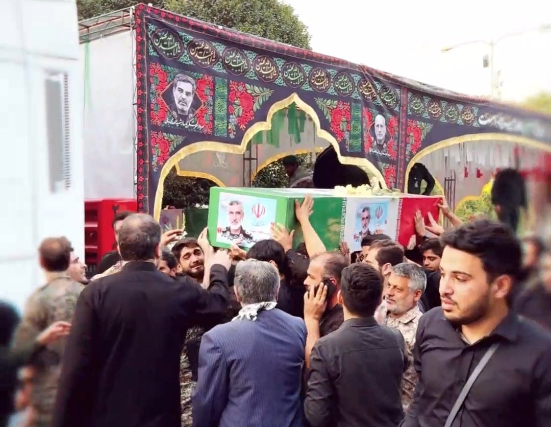 shifteye__sarve's tweet image. ما به شهیدمان نمی‌گوییم خداحافظ
بلکه می‌گوییم به امید دیدار💔🖐