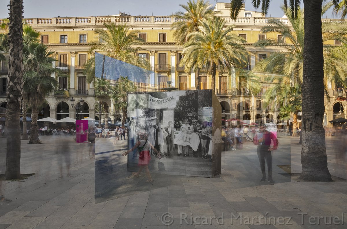ricard_martinez's tweet image. El 2017, vam omplir la Plaça Reial de #Barcelona amb #MoltAmorPerFer
Una instal·lació que commemorava la lluita del col·lectiu LGTBIQ+
Un relat visual d’amor, resistència i drets, avui i sempre🏳️🌈
#orgull2025 #LGTBIQ #Pride2025
@Orgullo2025 @BarcelonaLGTBI