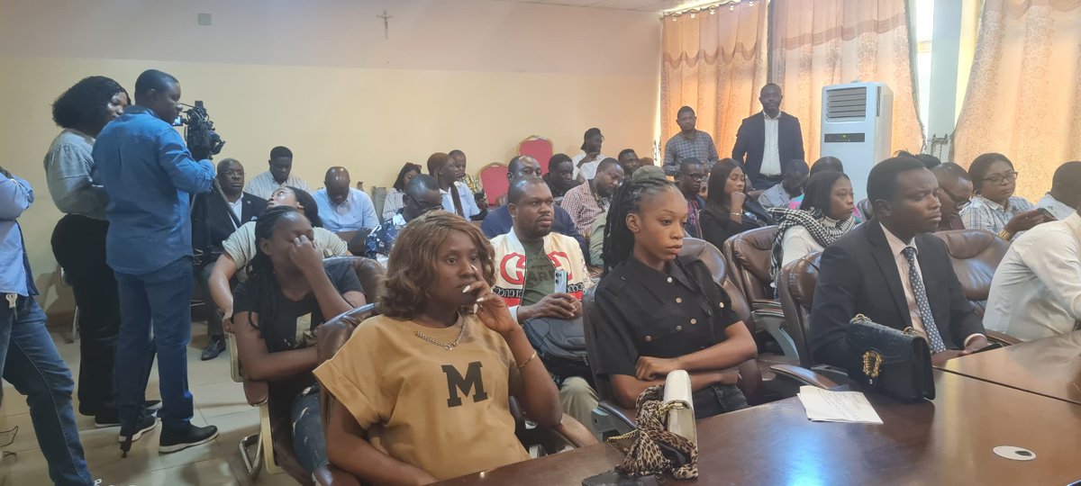 Conférence de presse de l'#ECC-#CENCO sur le rapport d’information de la phase préliminaire de l’initiative du #PacteSocial pour la #paix et le Bien-vivre-ensemble en RDC et dans la région des Grands-Lacs et les prochaines étapes