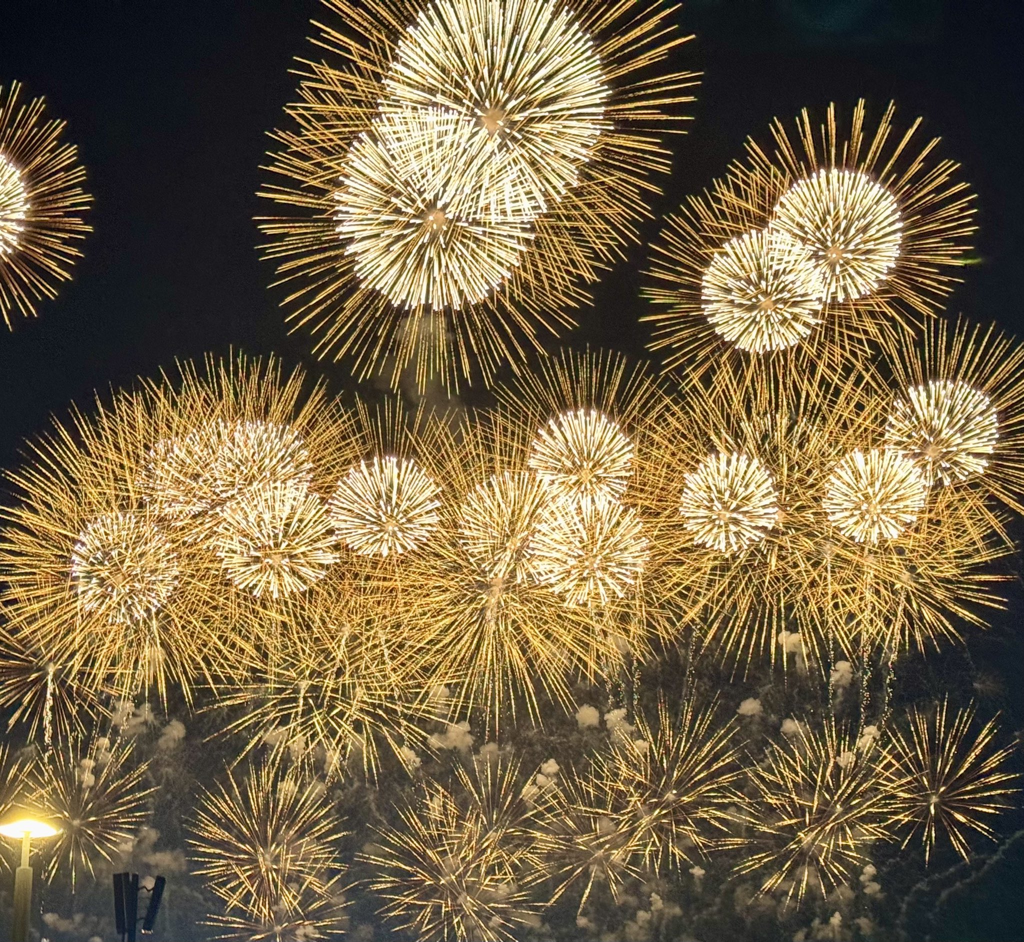 4K/HDR】 大曲の花火 -春の章- 2025 『オープニング花火』 - YouTube
