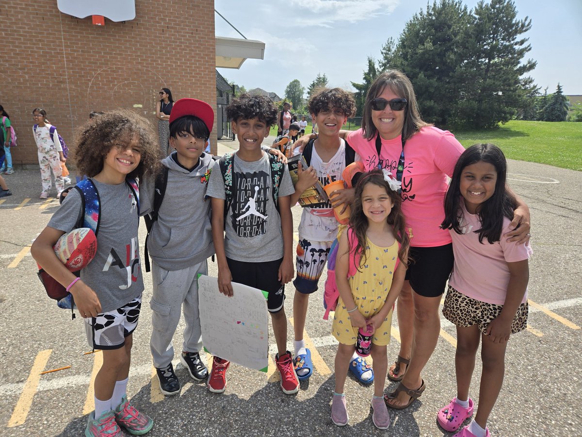 Ms. Macchione tweet media