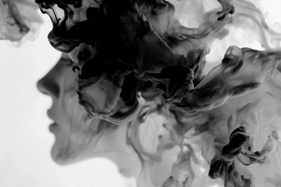 azed_ai's tweet image. Prompt share: Swirling liquid plumes

💬Prompt:
The [subject] emerges from swirling liquid plumes in milky water, formed through soft diffusion and abstract motion. Rich ink blacks and cloudy whites blend seamlessly, creating a dreamy, poetic composition that feels suspended in…