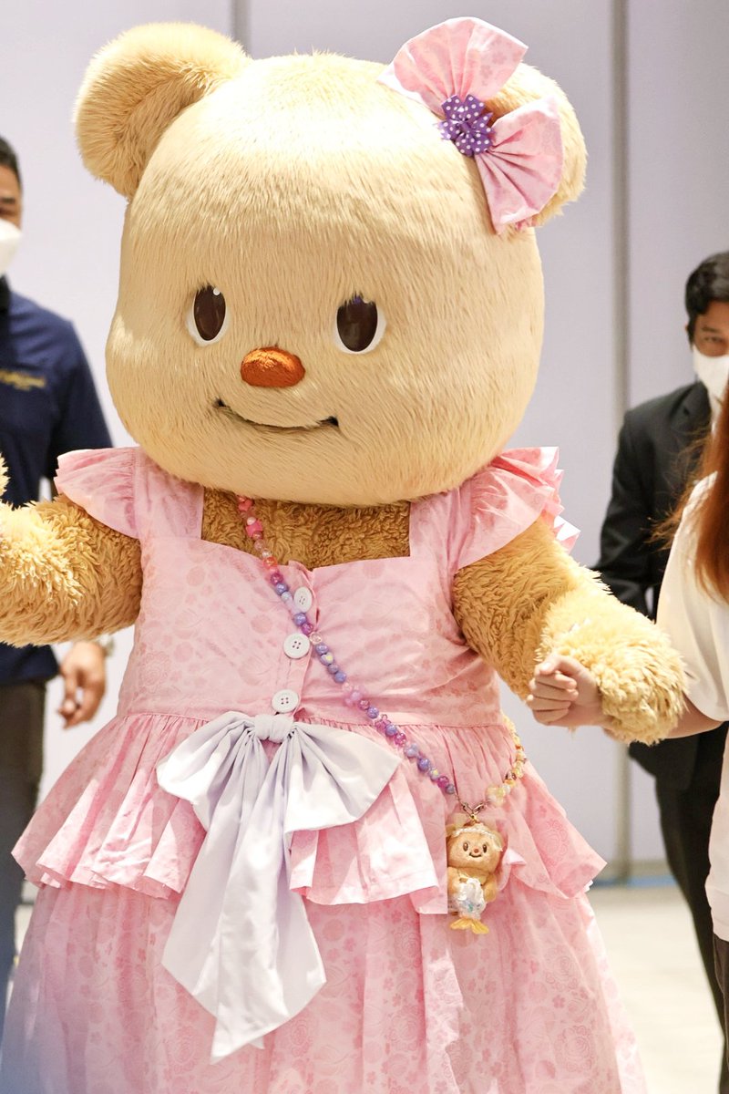 จ้ามากกกก เหม่งสะท้อนแสงสุดๆคิดว่าตรงนี้มีพระอาทิตย์อีกดวงงงง 🧸☀️✨️💛

#Butterbear