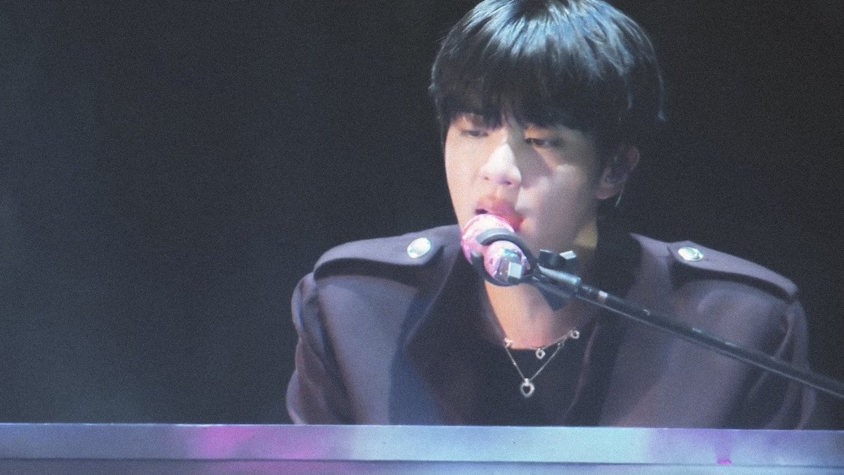 filmsforjin's tweet image. our ballad king 🎹💓
