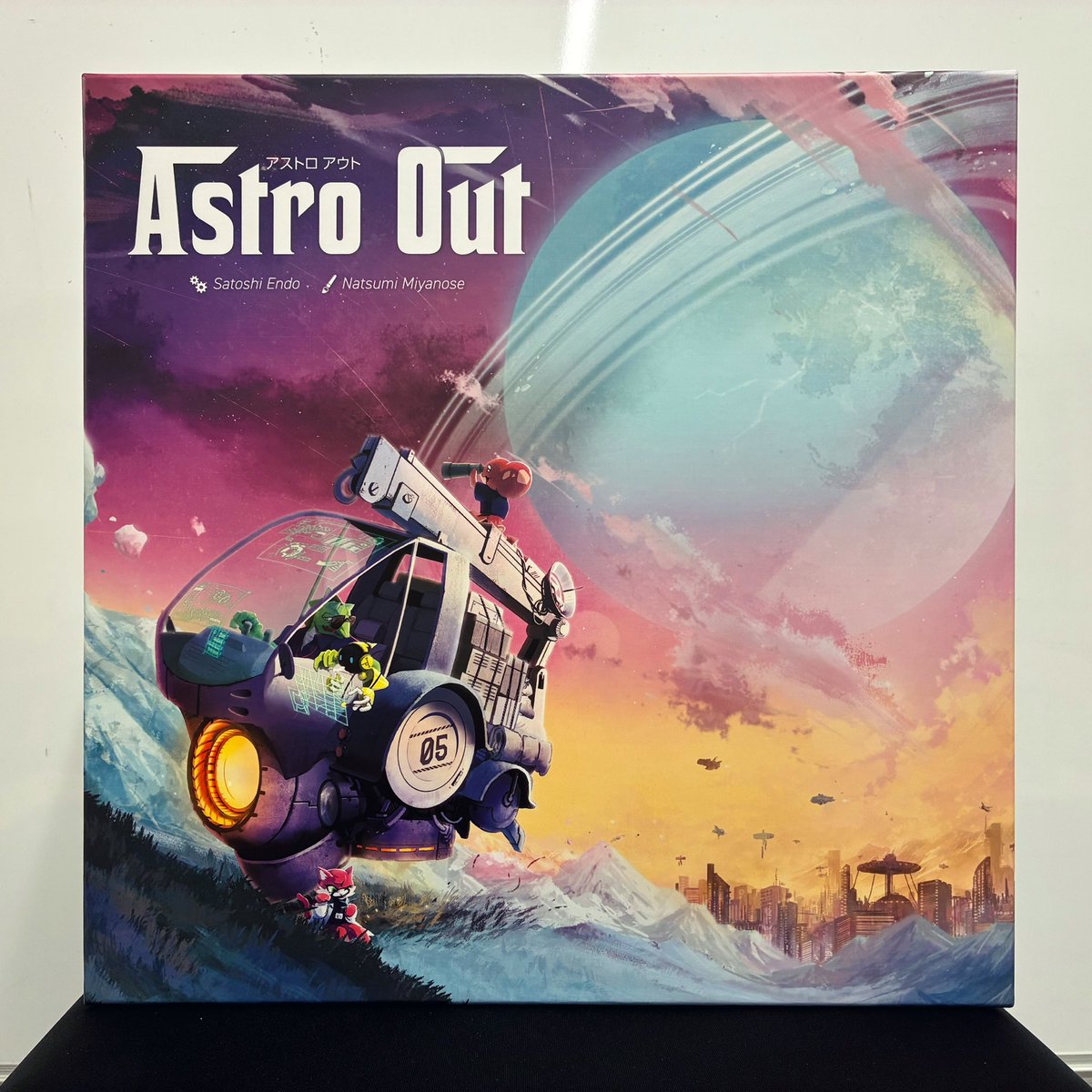 SuiWorks_dtp's tweet image. 『Astro Out アストロアウト』のサンプル到着！！

宇宙船コマやマネージャーコマがとても綺麗です！🚀👔

これからどんどん公開していくのでお楽しみに！！