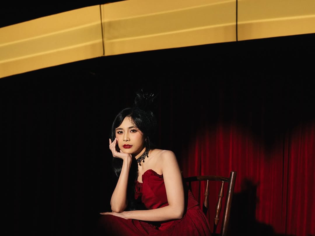 gitroops's tweet image. Beautiful in Red ♥️♦️

🔗 Gita Instagram Post