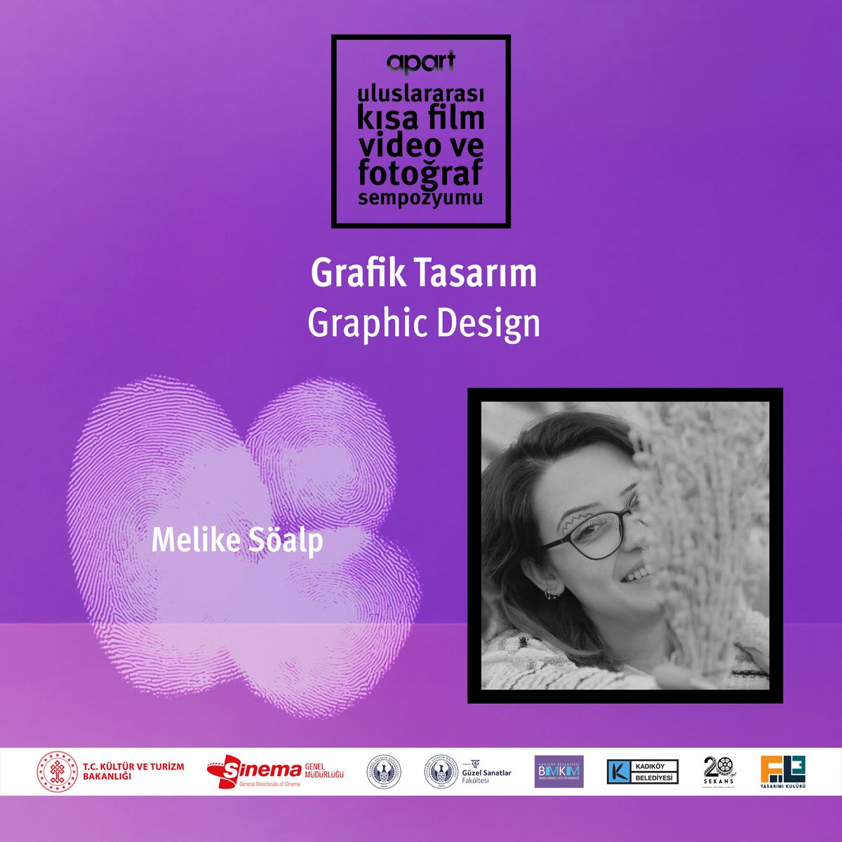 Melike Söalp, bu sene üçüncüsünü gerçekleştireceğimiz Uluslararası Kısa Film, Video ve Fotoğraf Sempozyumu’nun grafik tasarımcısıdır.

Melike Söalp is the graphic designer of the third International Short Film, Video and Photography Symposium.

<a href="/melikemmmel/">melikemmel 3.1</a>