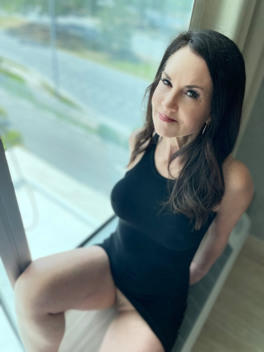 In case you were wondering if I wear panties under my sundress 🖤
