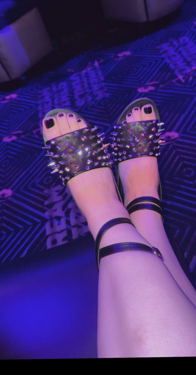 KatScorpia13's tweet photo. It’s Foot Night.
1PM–6PM. Detroit.
I’ll be there — soft soles, sharp heels, and zero patience.
You wanna impress me?
Start by showing up.
End under my feet 💋
#FootNight #FootFetish #FemdomEvent #FootGoddess #SoleWorship #BratDomme #Trample https://t.co/aqBaSrxyua