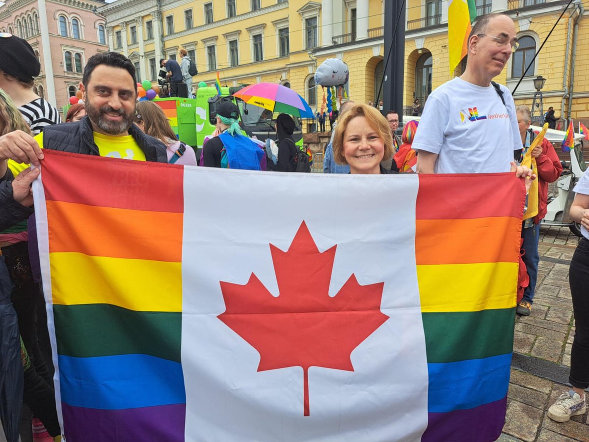Today I was delighted to be part of the diplomatic team at Helsinki's epic Pride Parade, celebrating the full diversity of the 2SLGBTQ+ community!

<a href="/CanEmbFinland/">Canada in Finland</a>
