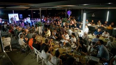 Afiador distinguió a los técnicos ourensanos que ascendieron.
Fiesta del ⚽ ourensán 
👌 <a href="/afiadorou/">Asociación Entrenadores Afiador</a>
lavozdegalicia.es/noticia/ourens… <a href="/vozourense/">La Voz de Ourense</a>