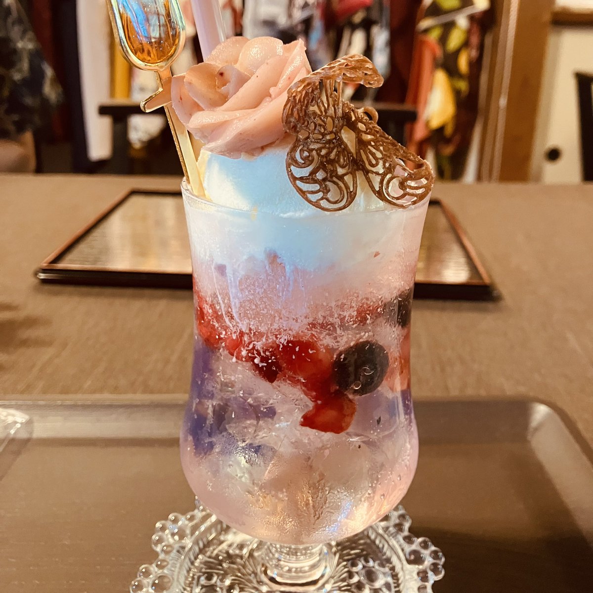 369starchild's tweet photo. クリームソーダといい路地 https://t.co/rjkoKyrGQj