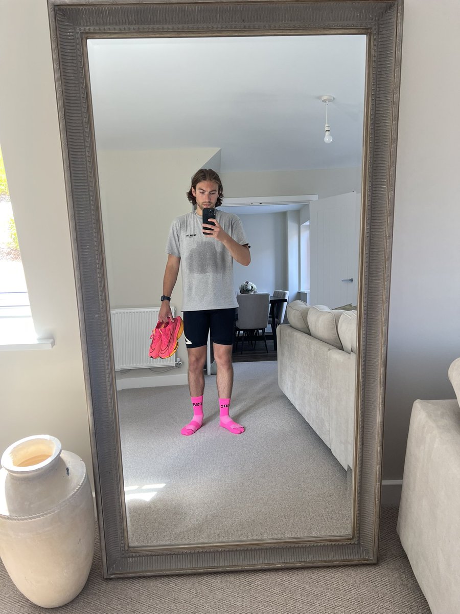 MrAJAtkinson's tweet photo. Sweaty Park run this morning! Lovely to see some of my students running too. 3 more weeks👌🏼 https://t.co/LSF529nZEa