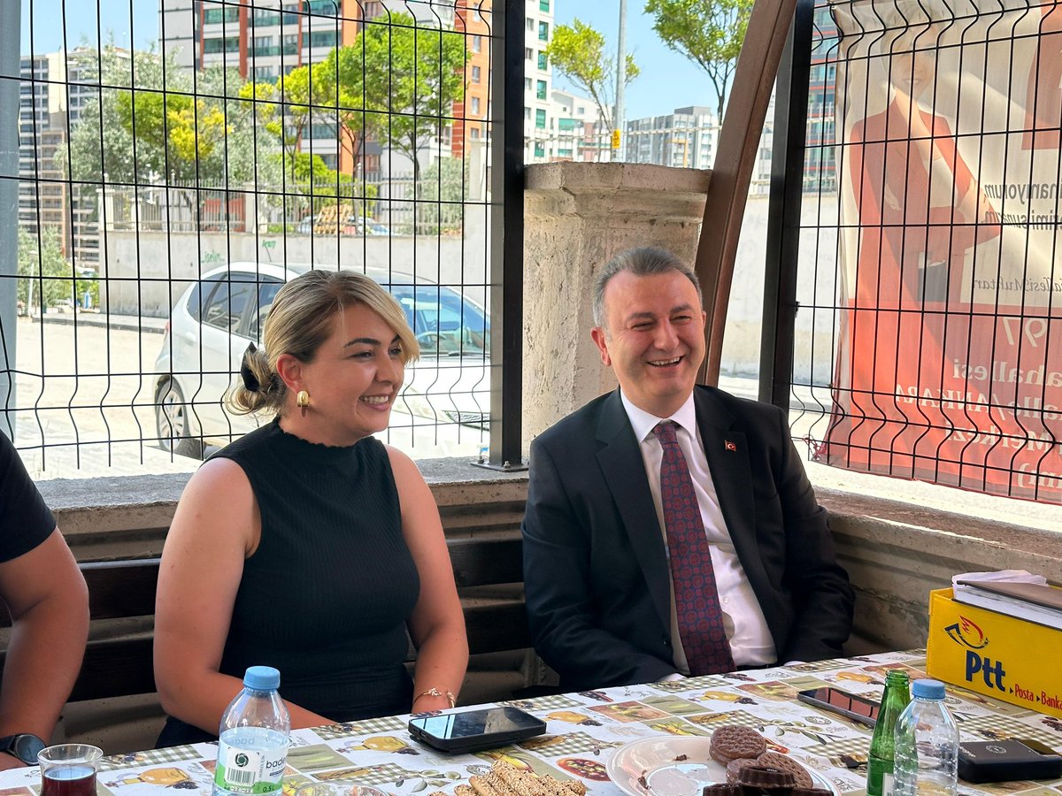 yasarnes's tweet photo. Cumhuriyet Mahallesi Muhtarı Gözde Saka’yı ziyaret ettim. Nazik misafirperverliği için teşekkür ederim. https://t.co/swY26JYLOT