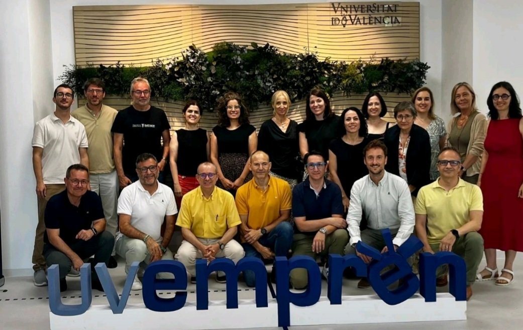 santigondelahoz's tweet image. "Equipazo" per a espentar la emprenedoria a la @UV_EG de València - UV . Amb aquestos professors i professores la UV té un gran potencial