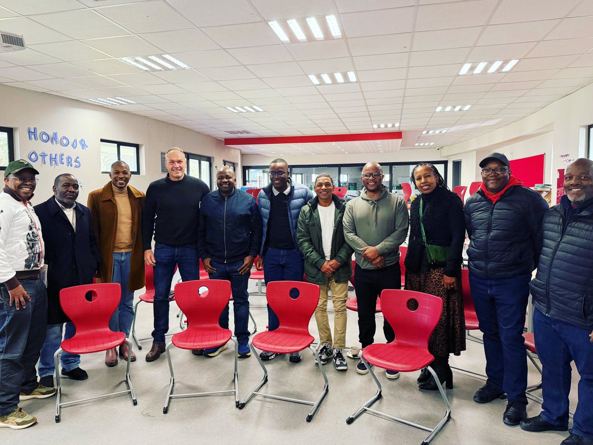 Craig Wilkinson (@thecraigwilko) on Twitter photo Beautiful morning training mentors from <a href="/ststithians/">St Stithians College</a> Thandulwazi Academy to mentor young men on the 6 Pack of Masculine Virtues. 💙
Thank you Malusi Mbonani for setting this up and for your heart for community building.
#positivemasculinity #youthdevelopment #fatheranation Beautiful morning training mentors from <a href="/ststithians/">St Stithians College</a> Thandulwazi Academy to mentor young men on the 6 Pack of Masculine Virtues. 💙
Thank you Malusi Mbonani for setting this up and for your heart for community building.
#positivemasculinity #youthdevelopment #fatheranation