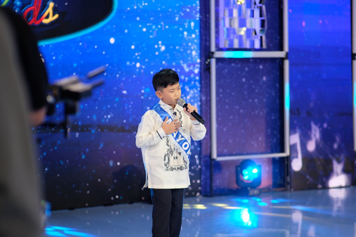 Talagang ginalingan ni Liam kaya naman napabilib niya ang judges sa awiting "Buwan"! Great job, little guy! #IdolKidsPH 🎙️💙🤍

#IdolKidsPhilippines
#IdolPhilippines