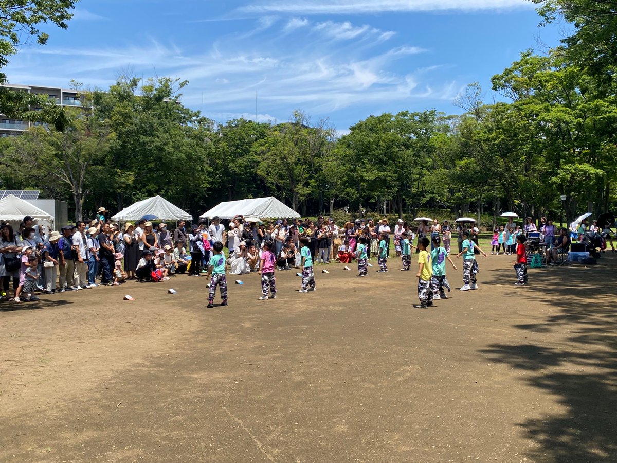🎀茅ヶ崎すみれ幼稚園の新体操＆キッズダンス✨
リボンやフープで魅せる演技に、観客も笑顔に！
元気いっぱいなステージをありがとうございました🌟
イベントは明日も開催！
#茅ヶ崎大道芸フェスティバル #新体操 #キッズダンス #茅ヶ崎イベント