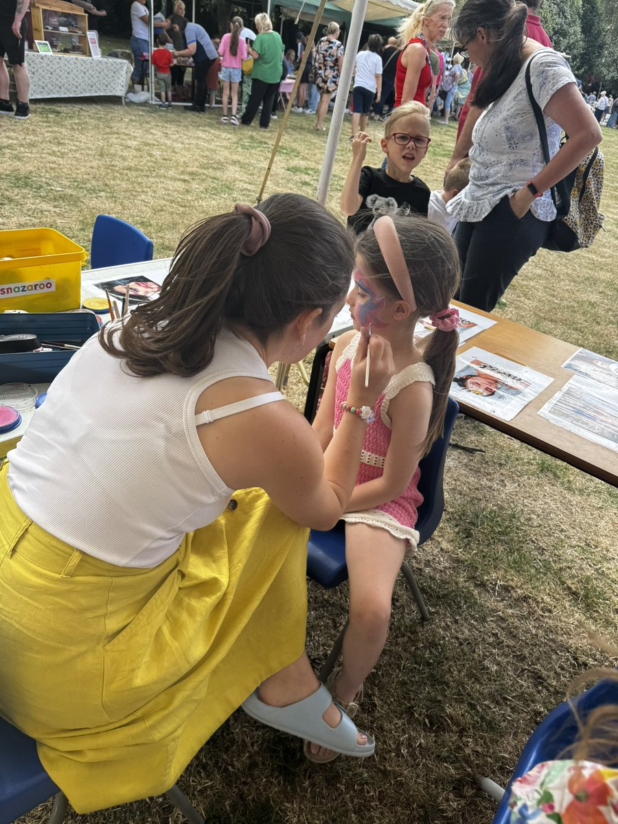 NorbridgeCIA's tweet image. Come on down we have a pizza van, face painting, sweets/cakes and homemade yummy brownies by Miss Stott. 🍰🧁