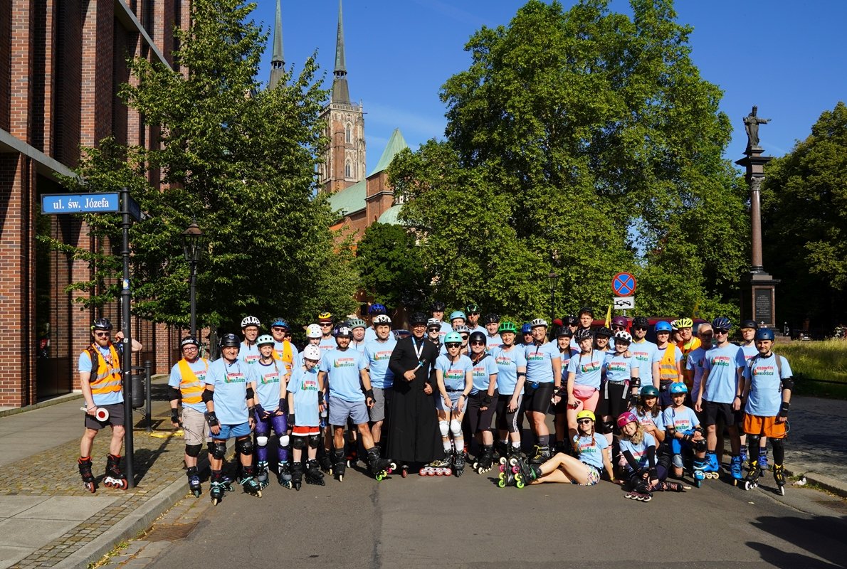 9. Rolkowa Pielgrzymka Wrocławska wyruszyła na Jasną Górę.
wroclaw.gosc.pl/doc/9325887.Tr…