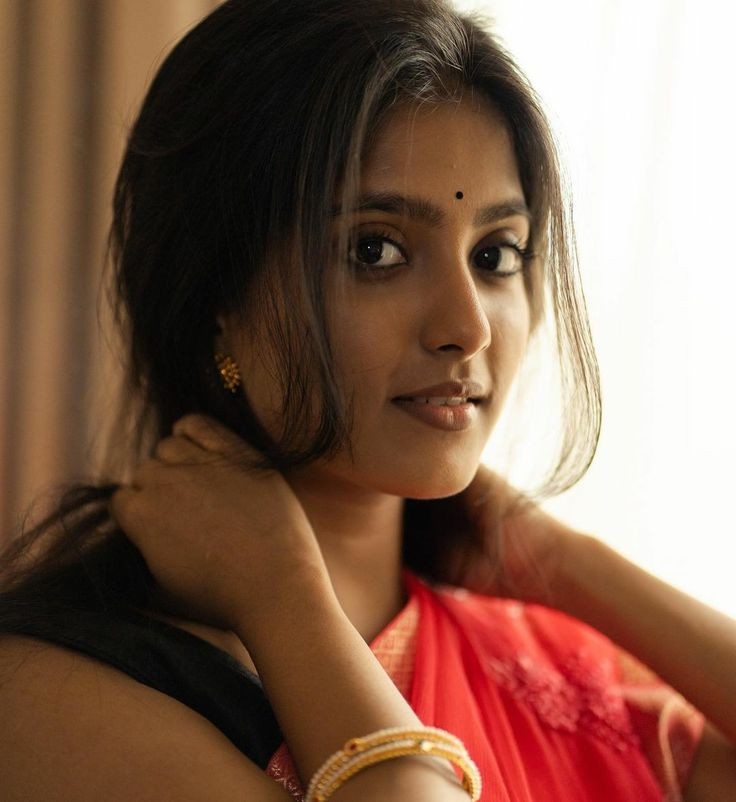 জীবনে তুমি আর যাই কোরো না কেন। 
নিজের সুখের চাবিকাঠি অন্যের হাতে
তুলে দিও না।