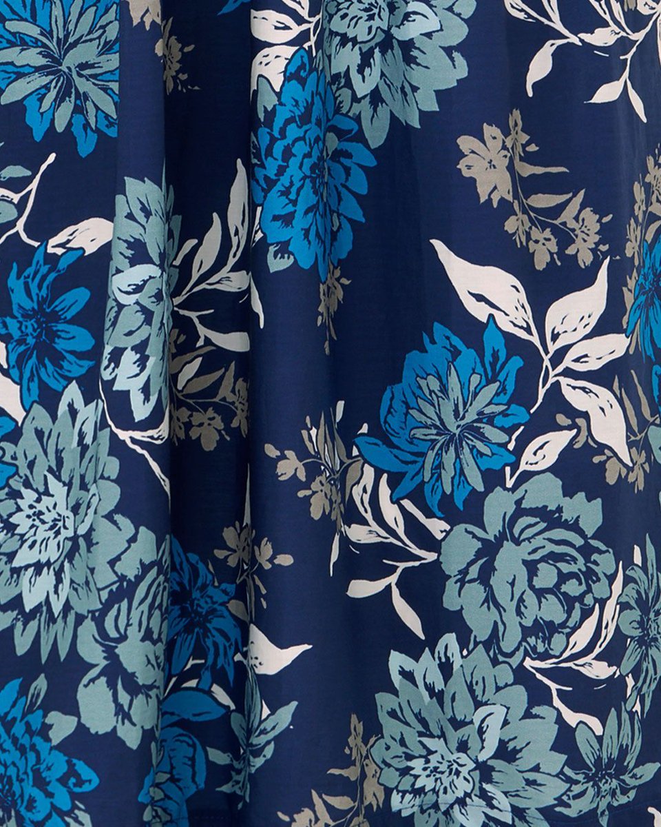 CotswoldCollect's tweet image. 💙 Add a statement to your style with this striking print, gorgeously highlighting cobalt blue and kingfisher tones 💙 

#StatementPrint #VibrantPrint #SummerStyle #NewCollection #PrintedFashion #WomensFashion #CotswoldCollections #SummerLooks #BoldPrint #FashionStatement
