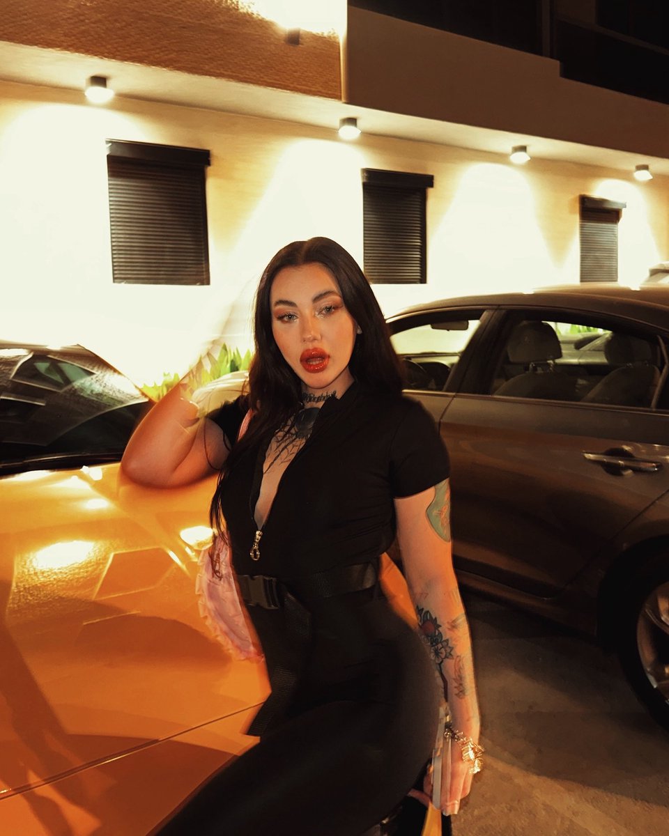 Bugün İstanbul Avrupa Yakası’nda reel sanal seanslar için müsaitim.
Uzun bir süre daha yüzümü göremeyebilirsiniz😄
Kaçmayın, çünkü sonra diz çöküp yalvarmak bile sizi kurtaramayacak🧎
Şansınızı kaybetmeden gelin. Sahip olmayı, korkutmayı, sizi titretmeyi seviyorum✨