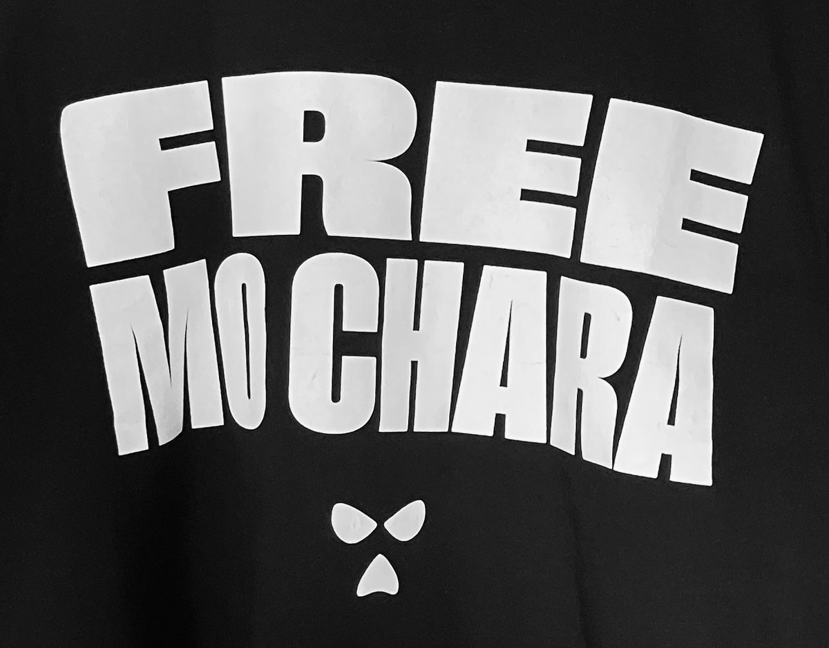 Colin Harvey (@cjhumanrights) on Twitter photo Wishing <a href="/KNEECAPCEOL/">KNEECAP</a> well for their Glastonbury 2025 performance today. 
#Glastonbury2025 
Ádh mór. Wishing <a href="/KNEECAPCEOL/">KNEECAP</a> well for their Glastonbury 2025 performance today. 
#Glastonbury2025 
Ádh mór.