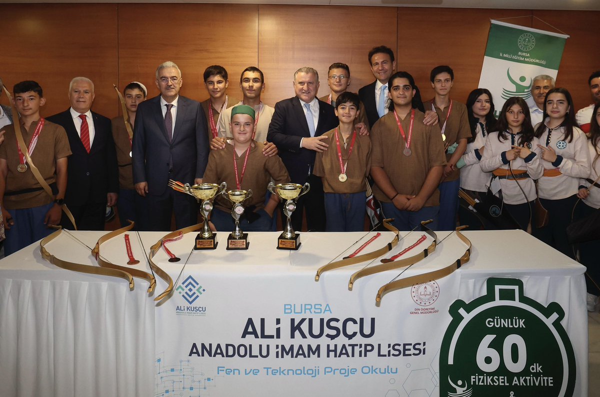 Bursa’da “Sportif ve Kültürel Bir Öge Olarak Geleneksel Türk Okçuluğu” Çalıştayı’nda gençlerimizle bir araya geldik.🇹🇷

Kadim mirasımızı sahiplenen, ata sporlarımızı geleceğe taşıyan; mazisini, özünü ve ecdadını tanıyan bir gençlik için çalışmalarımıza devam ediyoruz… 🏹