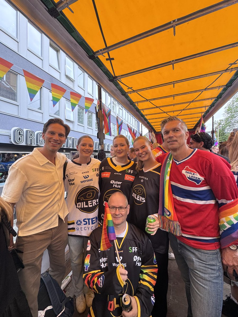 🌈 Vi er på plass i Oslo Pride Paraden 🏳️‍🌈