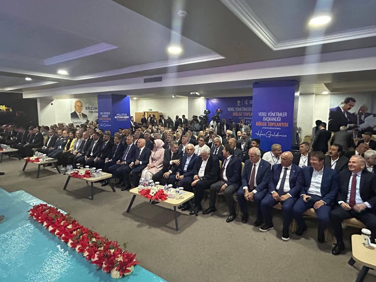 Besni Belediye Başkanımız Sn <a href="/AlkanResit02/">Reşit Alkan</a>, Genel Başkan V. Sn Efkan Ala ve Yerel Yönetimler Başkanımız Sn Mustafa Demir’in teşrifleriyle, <a href="/Akparti/">AK Parti</a> Yerel YönetimlerBaşkanlığımız tarafından Erzurum’da düzenlenen Bölge Toplantısına katıldı. 

 #BesniBelediyesi #BesniİçinÇalışıyoruz