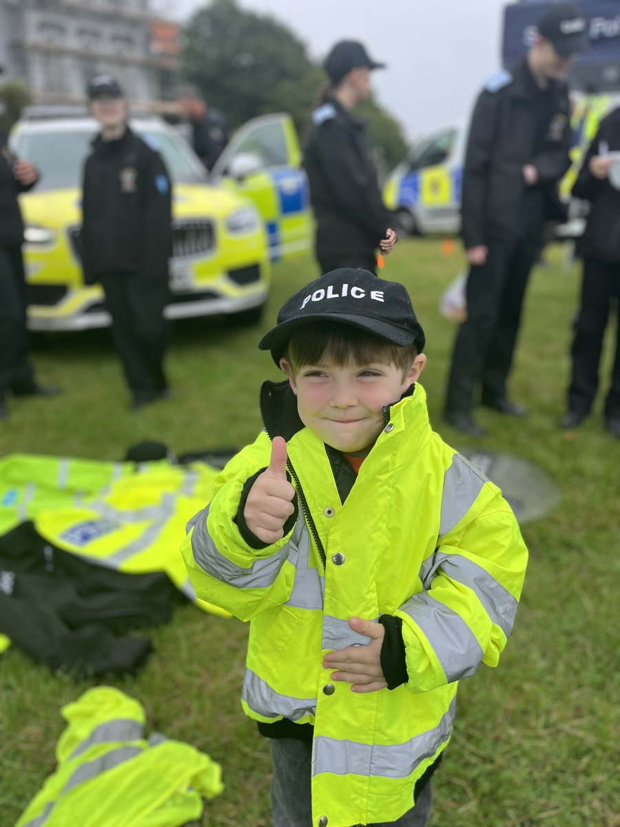 Busy day at Plymouth Armed Forces Day....still time to come and meet the team <a href="/DC_Police/">Devon & Cornwall Police</a> #CommunitySupport #ArmedForcesDay2025 <a href="/NationalVPC/">National Volunteer Police Cadets</a> <a href="/DCPolVolunteers/">Devon and Cornwall Police Volunteers</a> <a href="/CharlesCrossLPP/">Charles Cross Police Team</a> <a href="/SouthDevon_SC/">DCP South Devon Specials</a> <a href="/Plymouth_Live/">Plymouth Live</a> <a href="/CrimestoppersUK/">Crimestoppers</a>