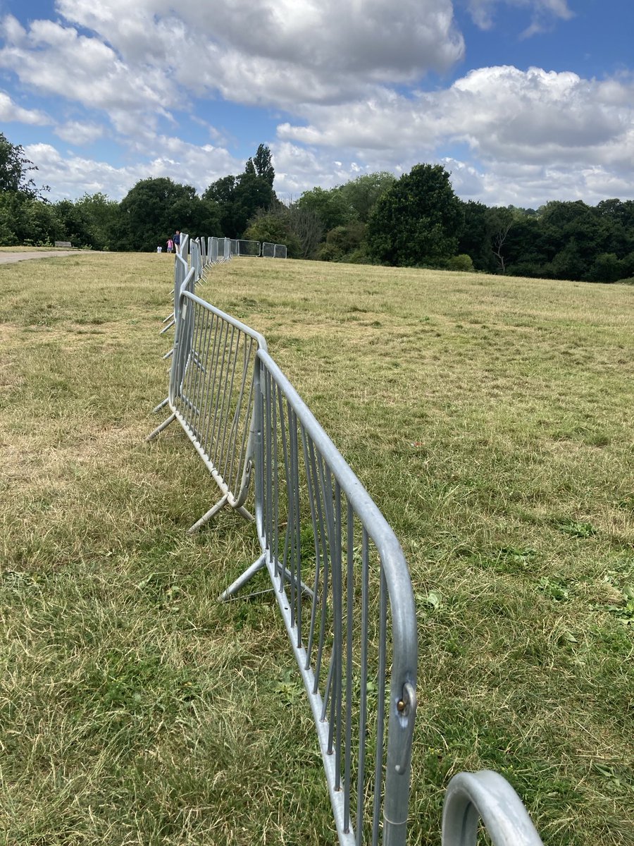Heath & Hampstead (@handhsocheath) on Twitter photo Getting ready for kites on Parliament Hill, 12-4 on Sunday.free event Getting ready for kites on Parliament Hill, 12-4 on Sunday.free event