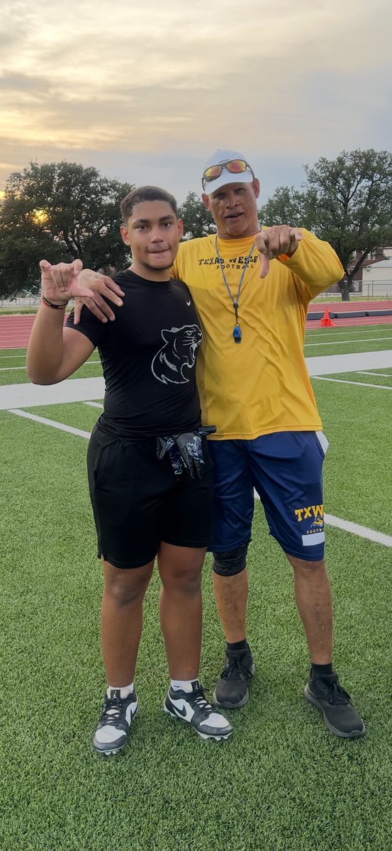 RyanMartin2026_'s tweet image. Great camp at @TxWesFootball with @MilesBrandon16. Loved being back on campus and working with Coach Brandon again. @PCHSfriscoFB