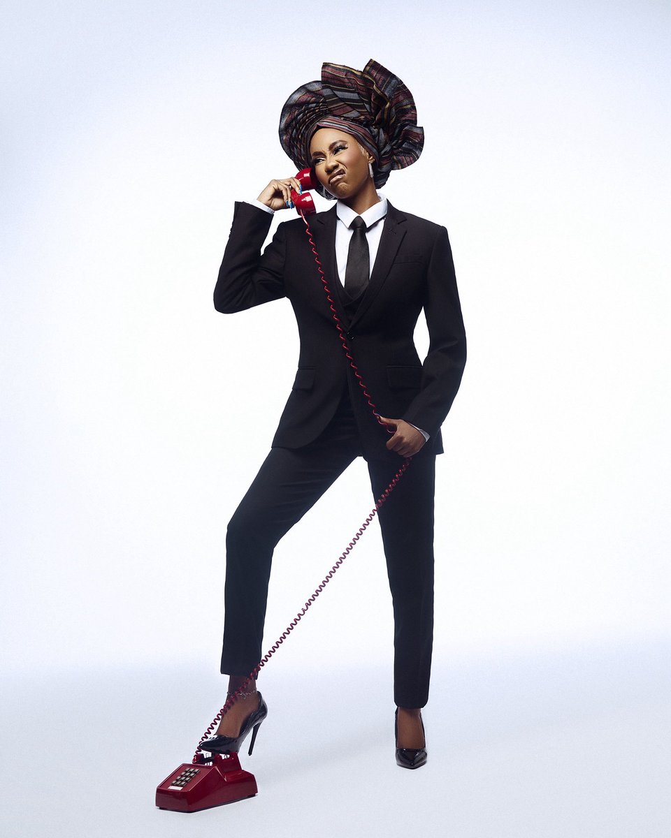 amazingklef's tweet image. If you are the Editor-in-Chief of a magazine, which frame will you pick as cover for an issue titled:

THE CORPORATE SISI 💅.