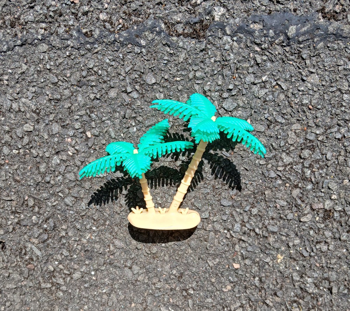 CSbungo's tweet image. I know we get summer days when the tar on the pavements starts to melt but today's G41 sunshine was ridiculous 😋 #Glasgow #litter