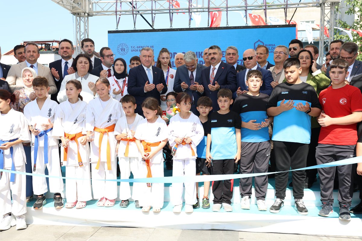 Gençliğin enerjisine yeni bir yuva!🎯

Bakanımız Sn.<a href="/OA_BAK/">Dr. Osman Aşkın Bak</a> ile Dr. Sadık Ahmet Gençlik ve Spor Merkezimizi
gençlerin ve sporcuların hizmetine sunduk.

Hayırlı, uğurlu olsun. 

📍Bursa